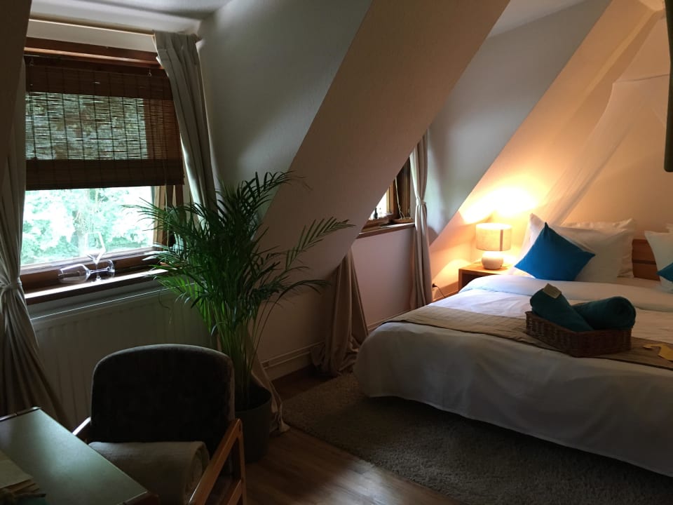 Links vom Bett nur geduckt laufen! Lodge Seaside Boutique Hotel