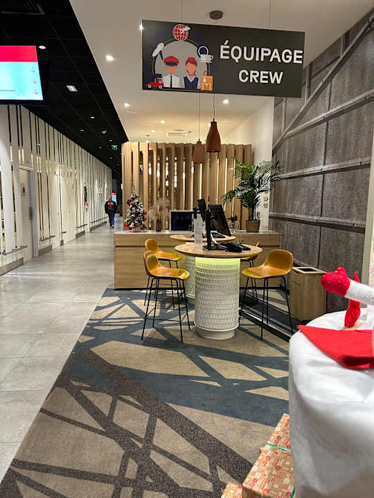 Lobby ibis Paris CDG Airport