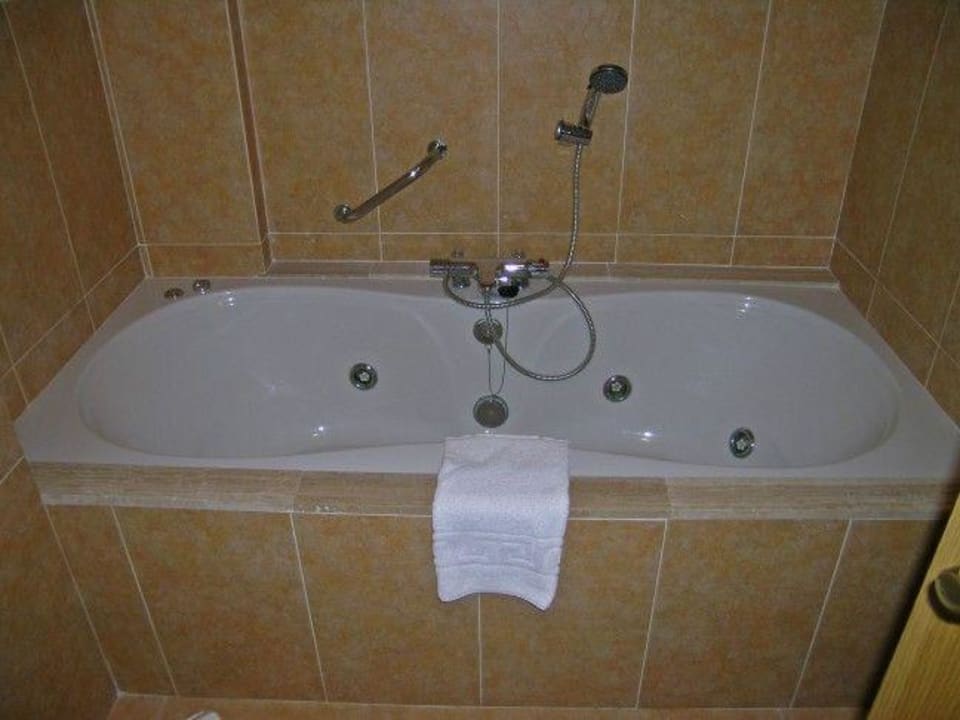 Badewanne mit Massagedüsen VIVA Cala Mesquida Suites & Spa 16+