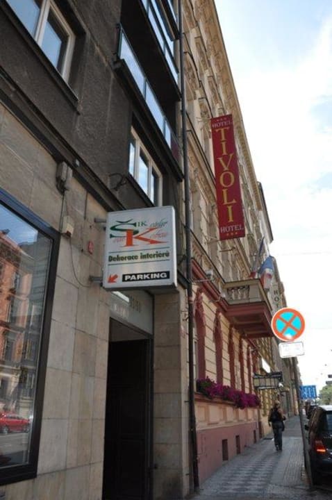 Wejście od ulicy Hotel Tivoli