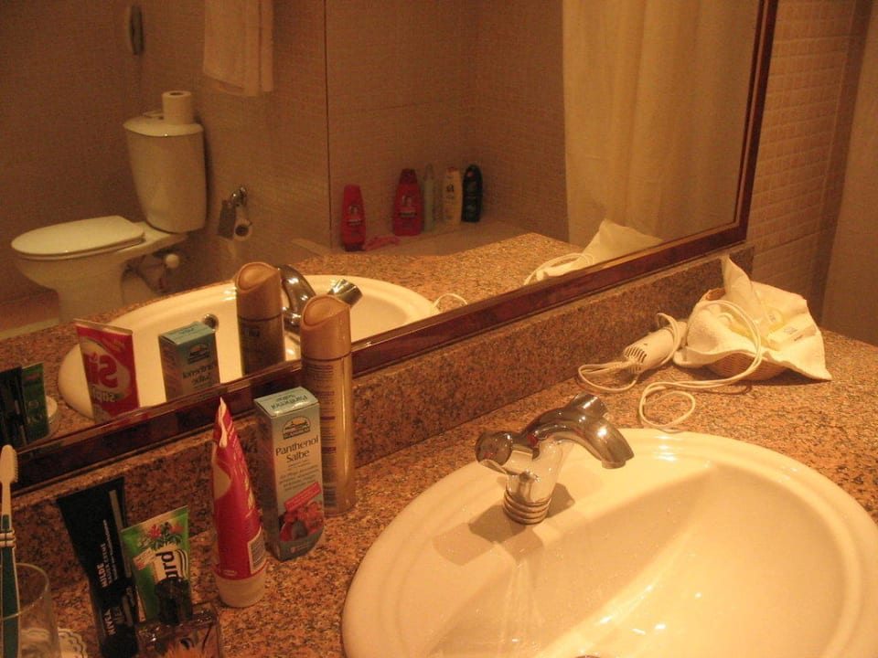 Kleines Bad aber ok. Pickalbatros Royal Moderna Resort-Sharm El Sheikh