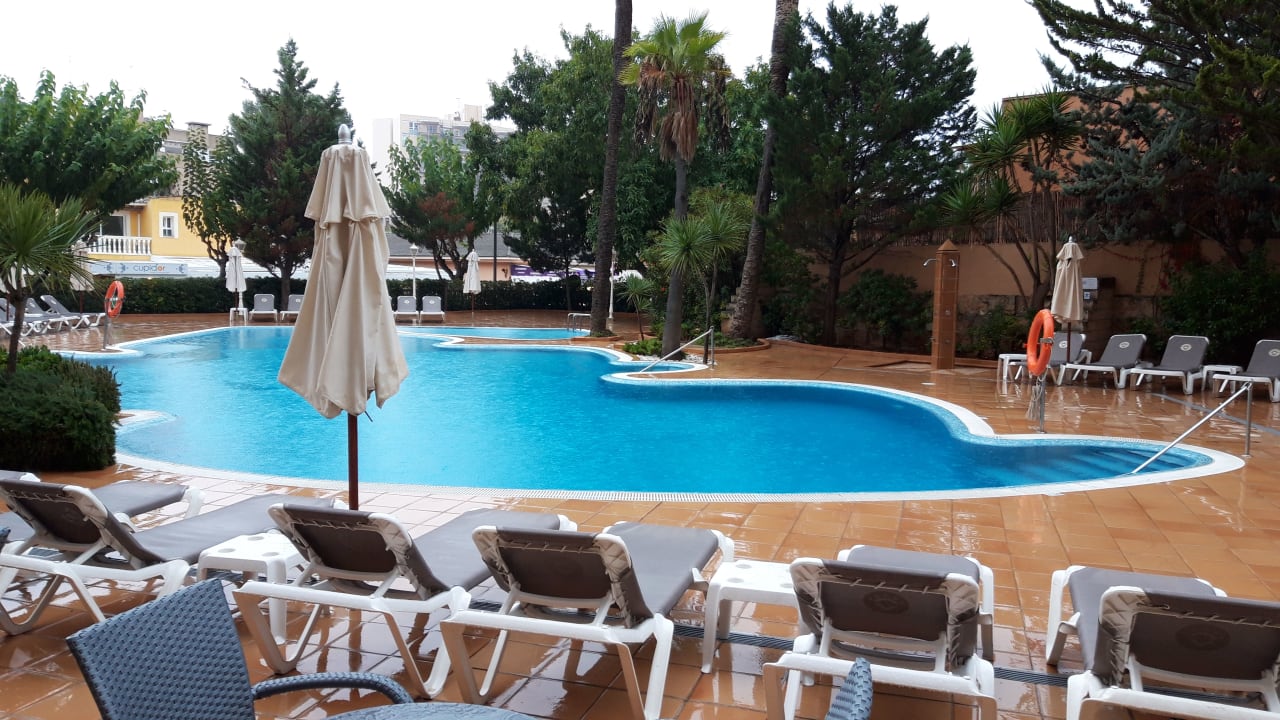 Pool Valentin Reina Paguera