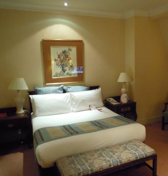 Das sehr gemütliche Bett St. James' Court, A Taj Hotel