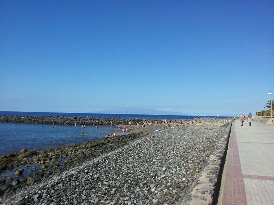 Kleiner Strandbereich direkt am Hotel Hotel Riu Palace Tenerife