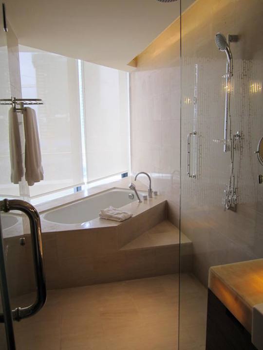Badewanne und Dusche Sheraton Nha Trang Hotel & Spa
