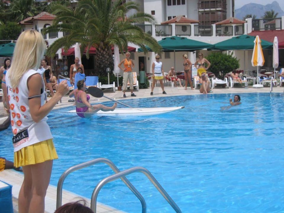 Animation am Pool AQI Hydros Club