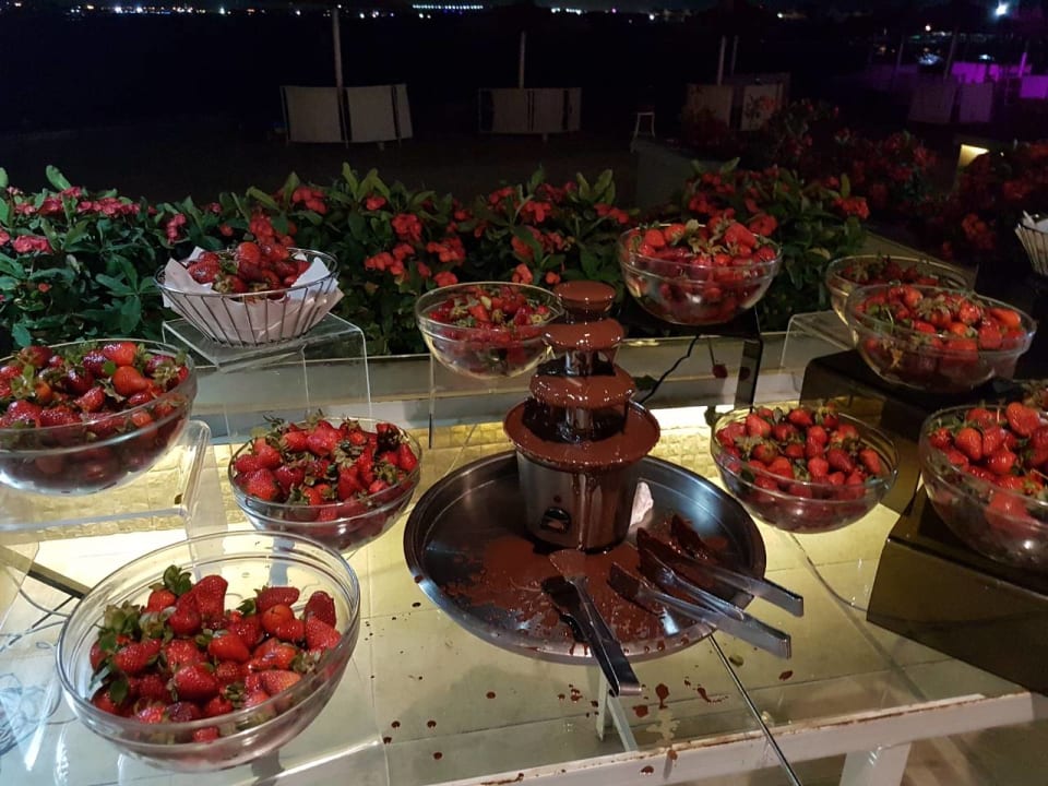 Erdbeer-Fondue Beach Albatros Resort