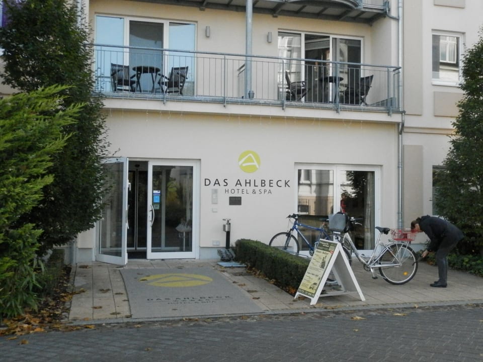 Eingang Das Ahlbeck Hotel & SPA