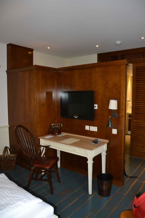 Flachbildschirm und Digitaltelefon Hotel Bell Rock Europa-Park