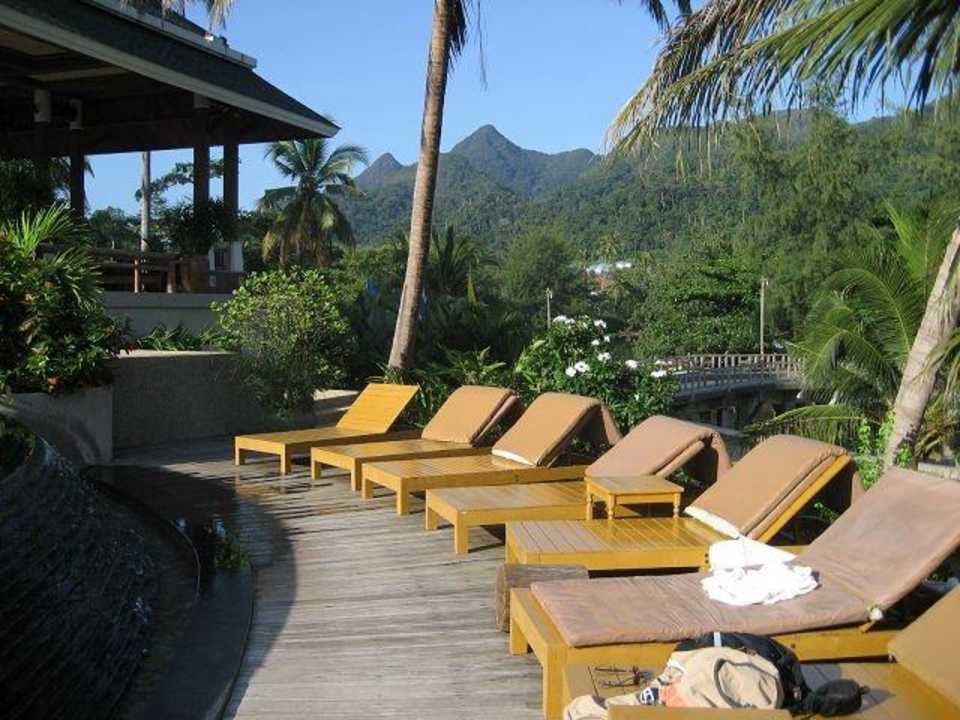 Pool mit Blick ins Land Chai-Chet Bungalows