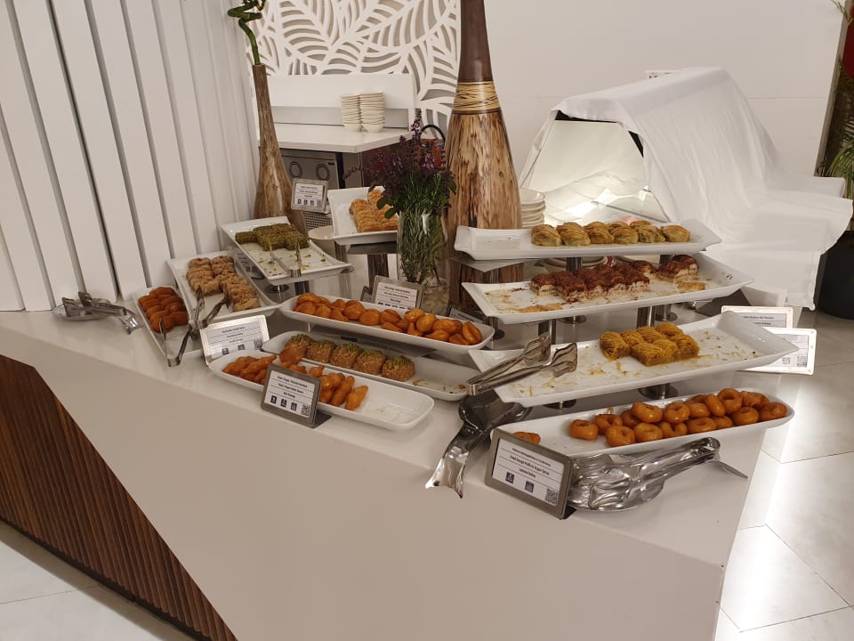 Gastro Jacaranda Luxury Resort