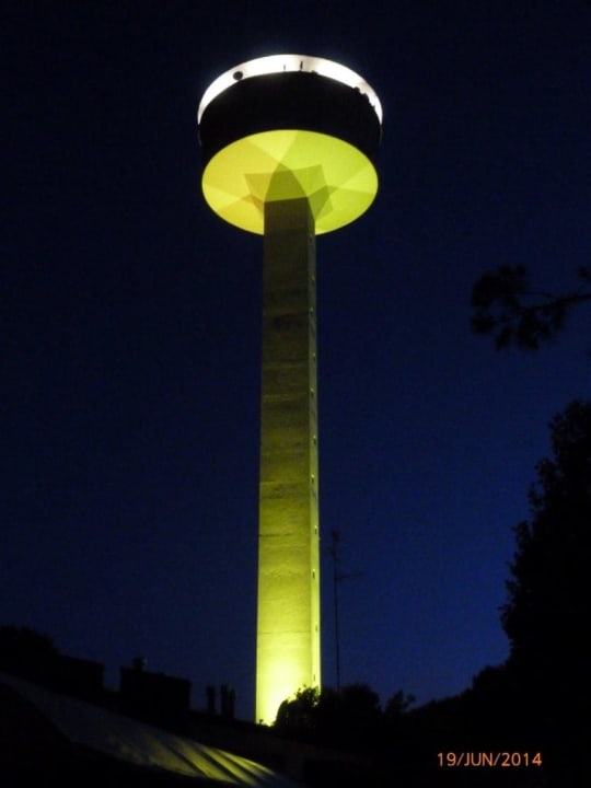 Wasserturm nachts beleuchtet Camping Union Lido