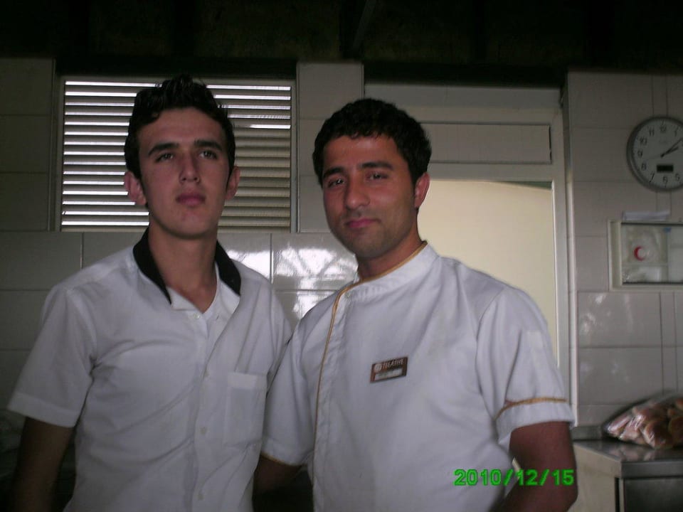 Koch und Kellner: Adem und Serkan Telatiye Resort