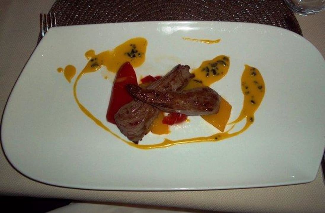 Gegrilltes Lammfilet an Ofen - Peperoni und Oliven Alphotel Tyrol