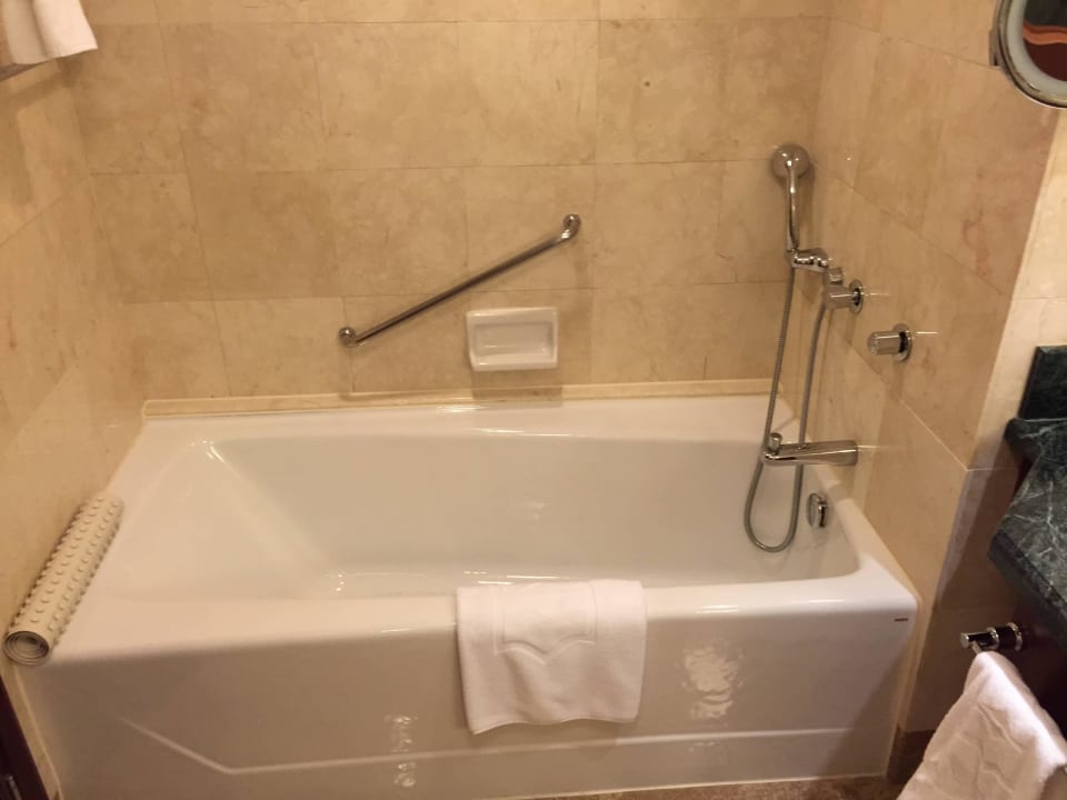 Bath Shangri-La Hotel, Wuhan