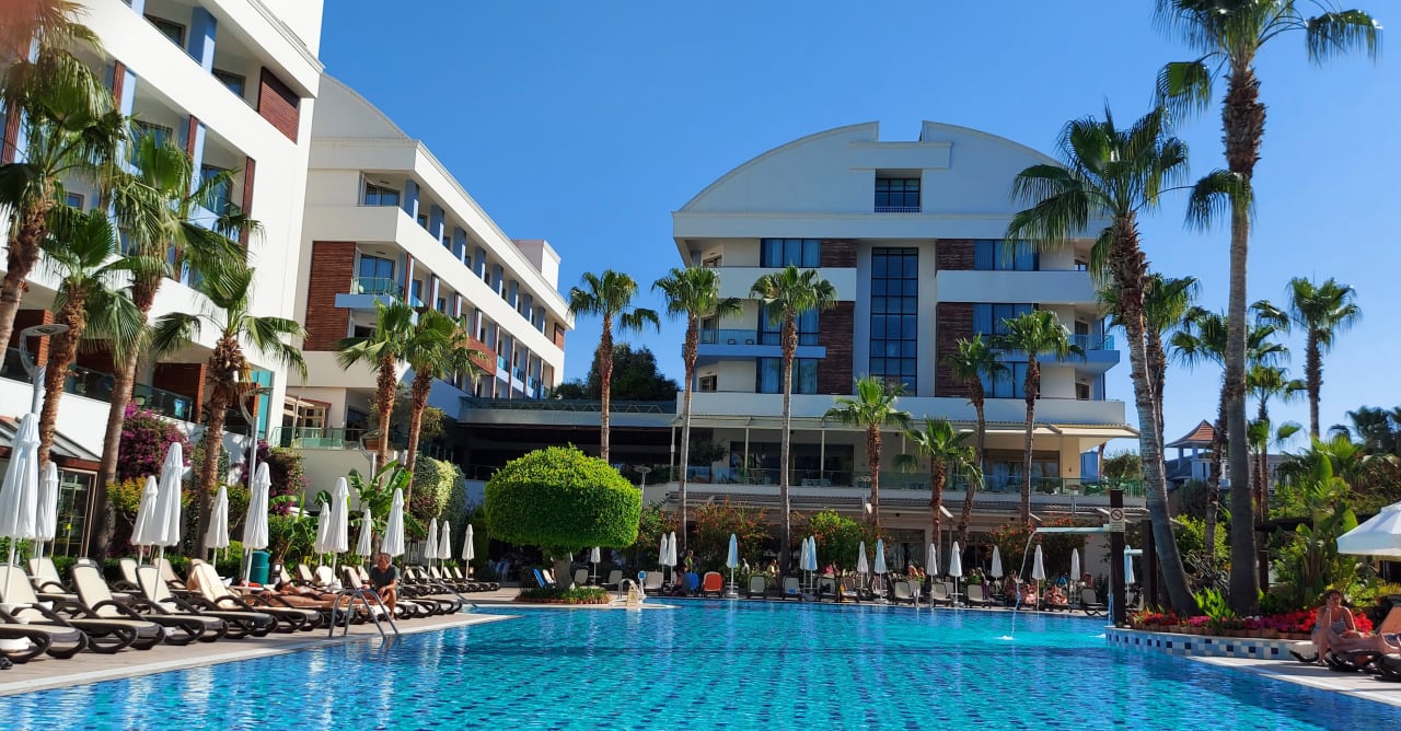 Pool Port Side Resort Hotel