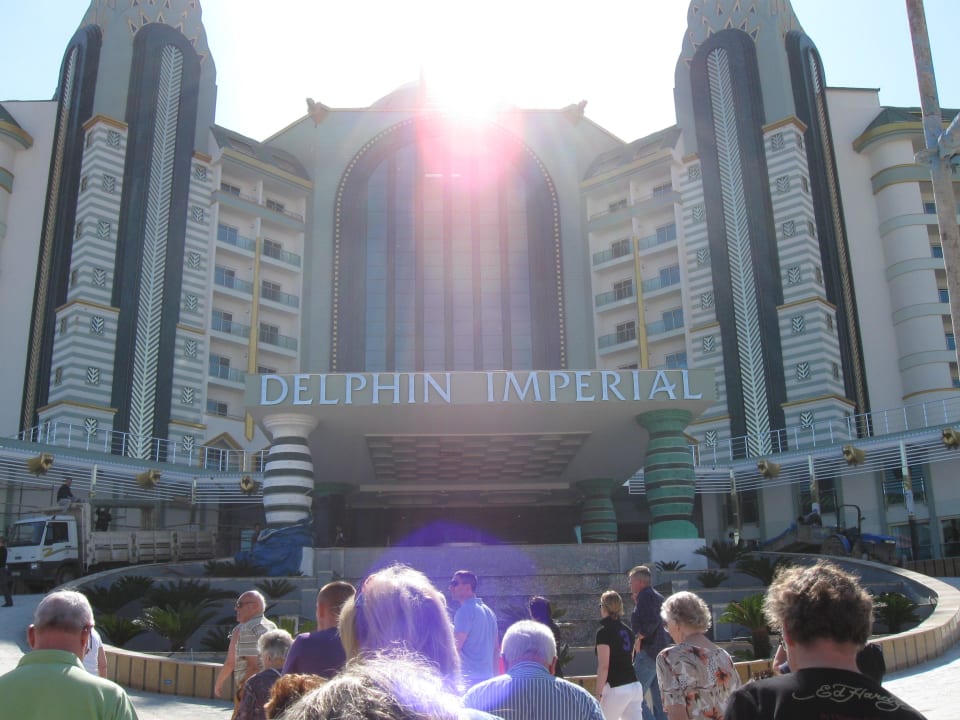 Eingang zum Imperial Hotel Delphin Imperial