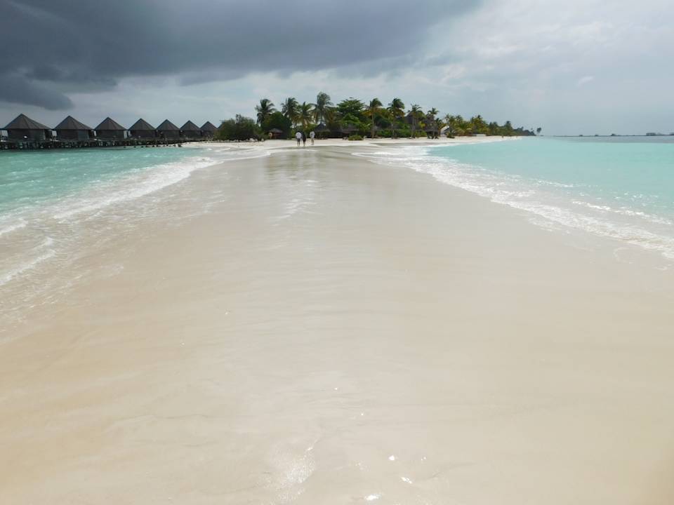 Strand Kuredu Island Resort & Spa