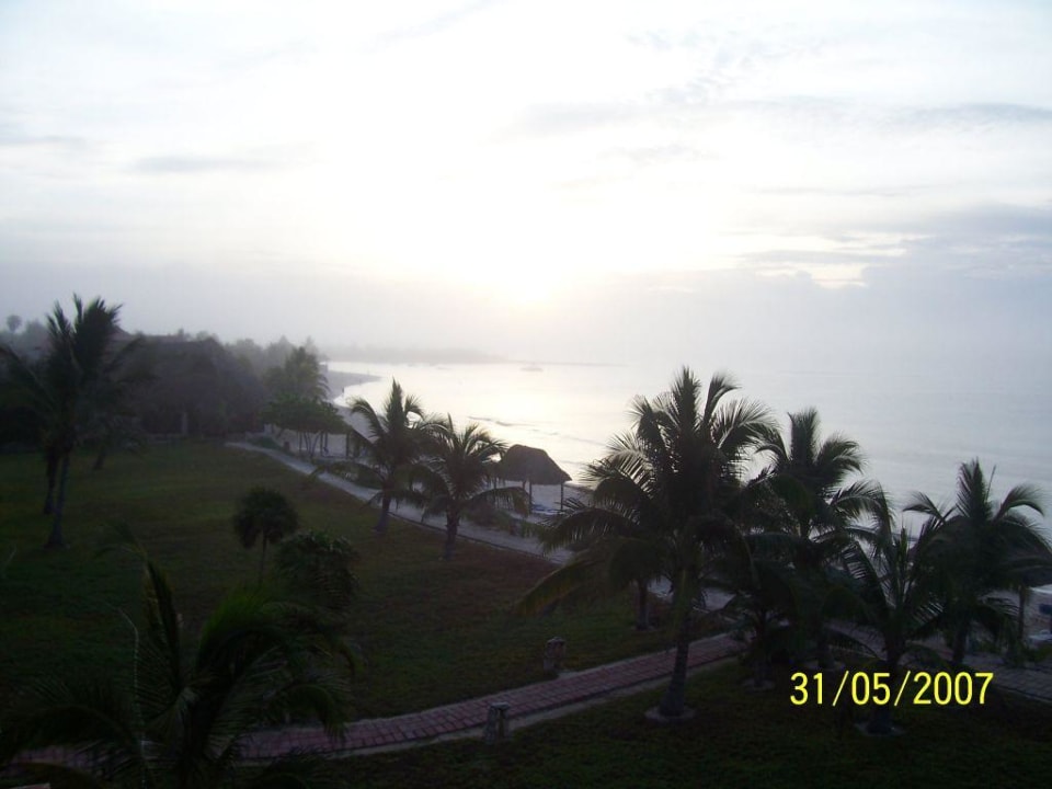Früh am Morgen / Hotelstrand Akumal Bay Beach & Wellness Resort