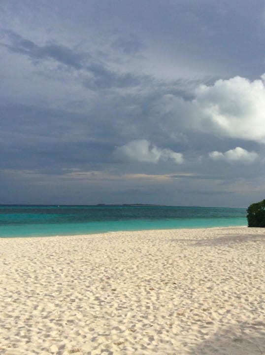 Der Strand vor unserer Haustür, Nähe Watersportbar Kuredu Island Resort & Spa
