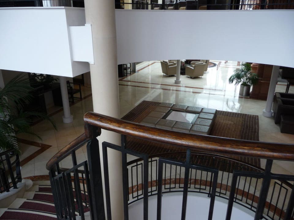 Aufenthaltsbereich unten The Crown Hotel