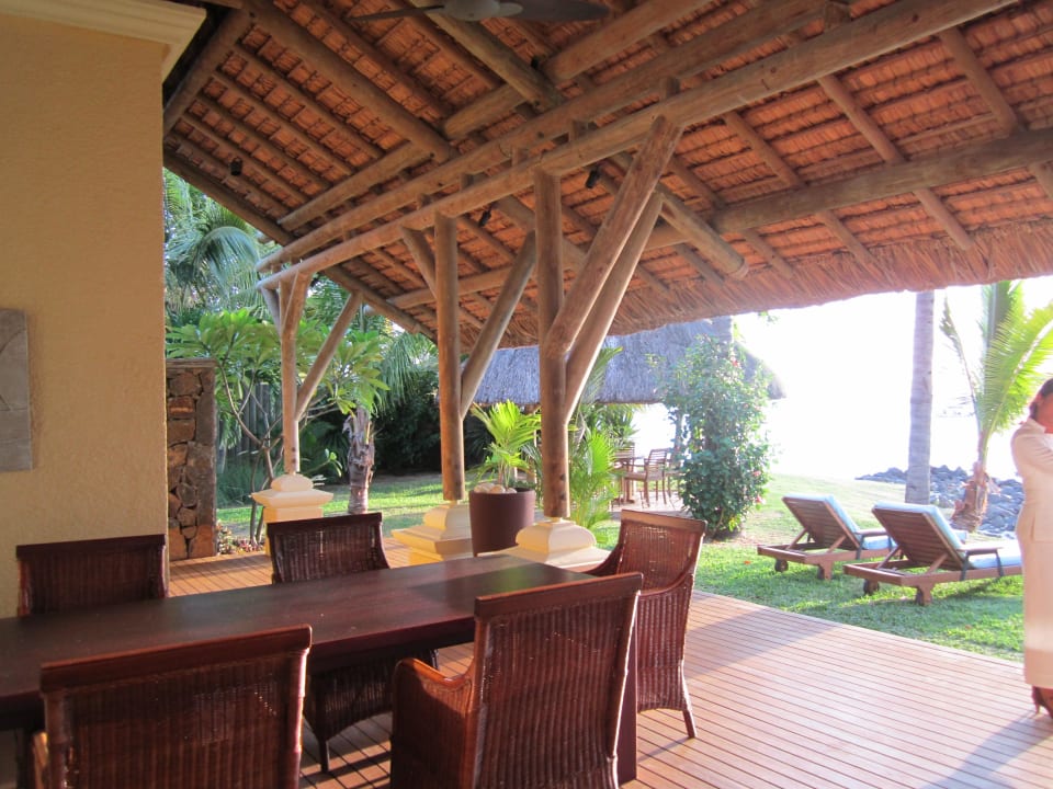 Terrasse einer Villa mit sep. Strandabschnitt Paradis Beachcomber Golf Resort & Spa