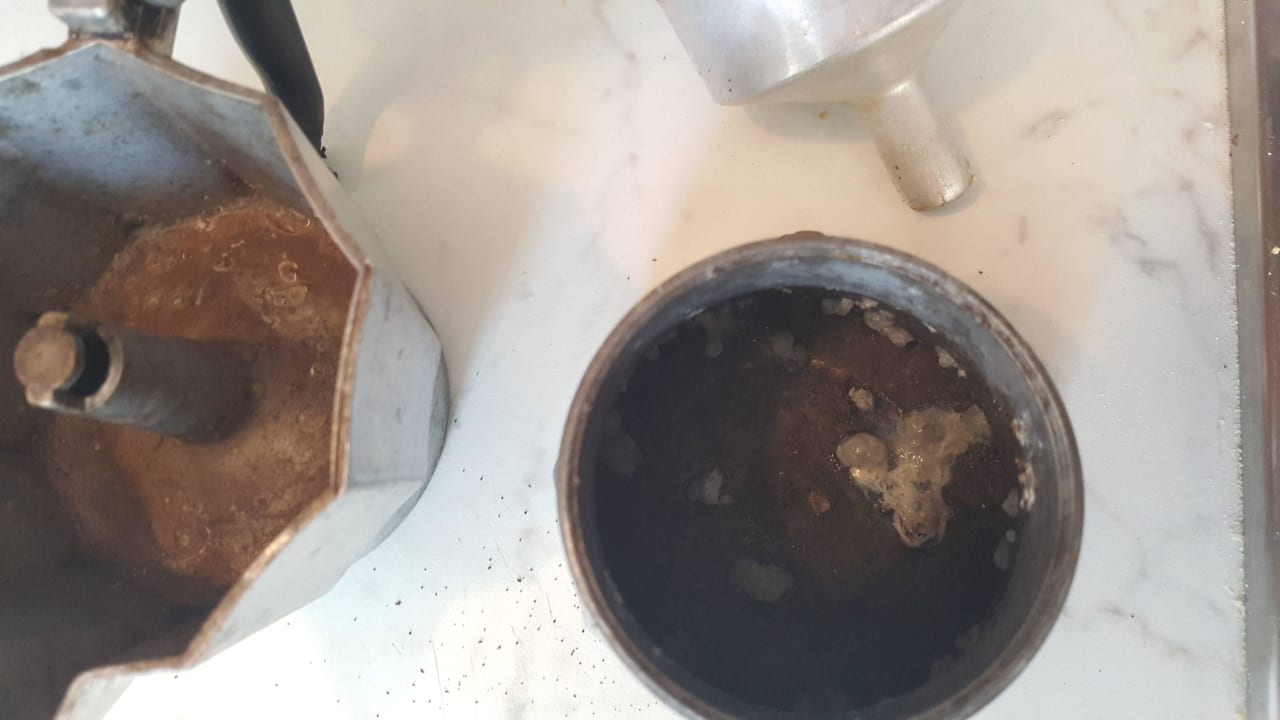 Damit soll man Kaffee kochen!! Residence Hotel La Taverna