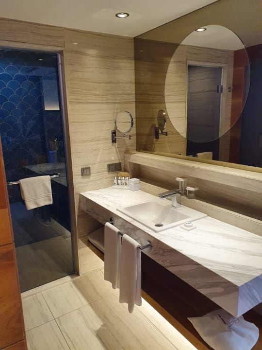 Zimmer Acanthus Cennet Barut Collection