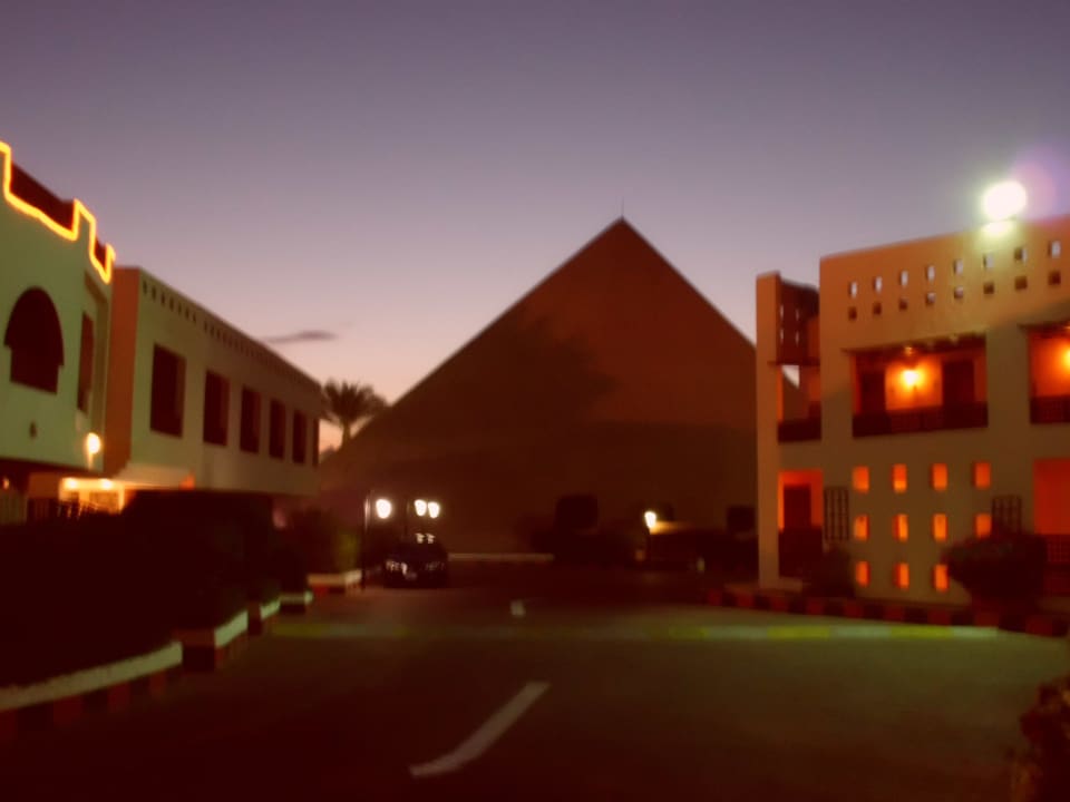 Einfahrt zum Hotel Blend Club Aqua Resort
