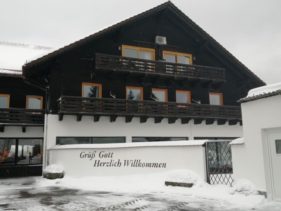 Außenansicht Hotel Gut Schmelmerhof