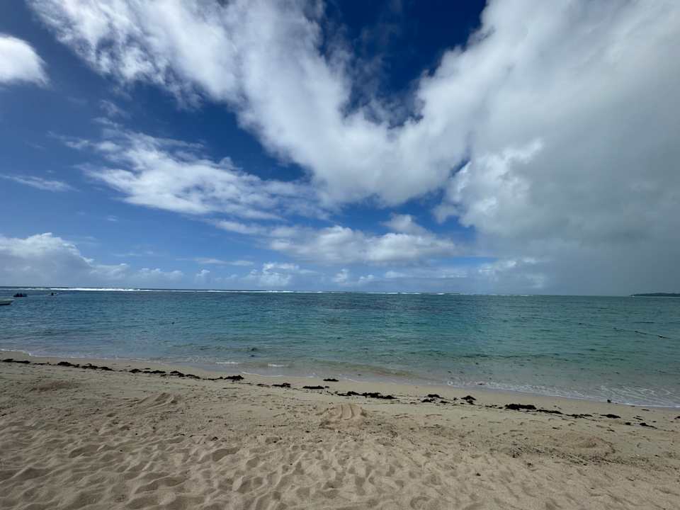 Strand Friday Attitude