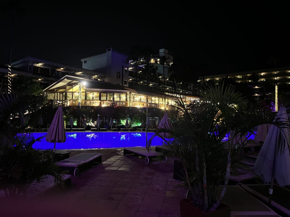 Außenansicht Hotel Parque Tropical