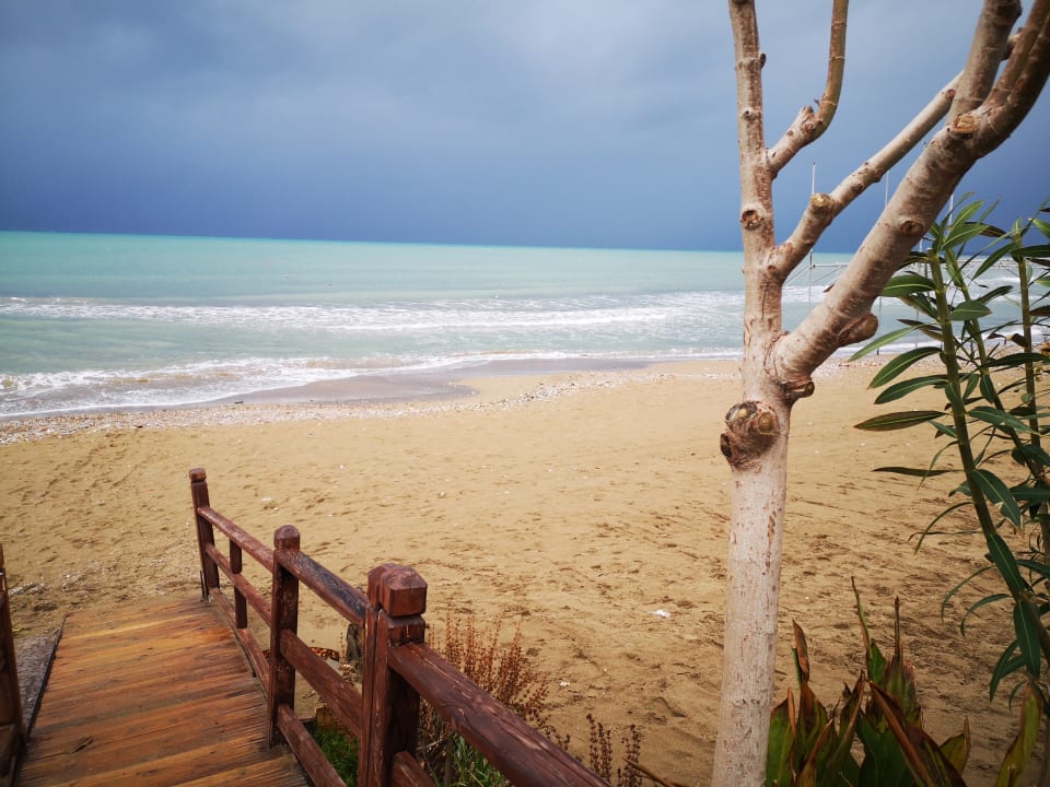 Strand Side Star Beach