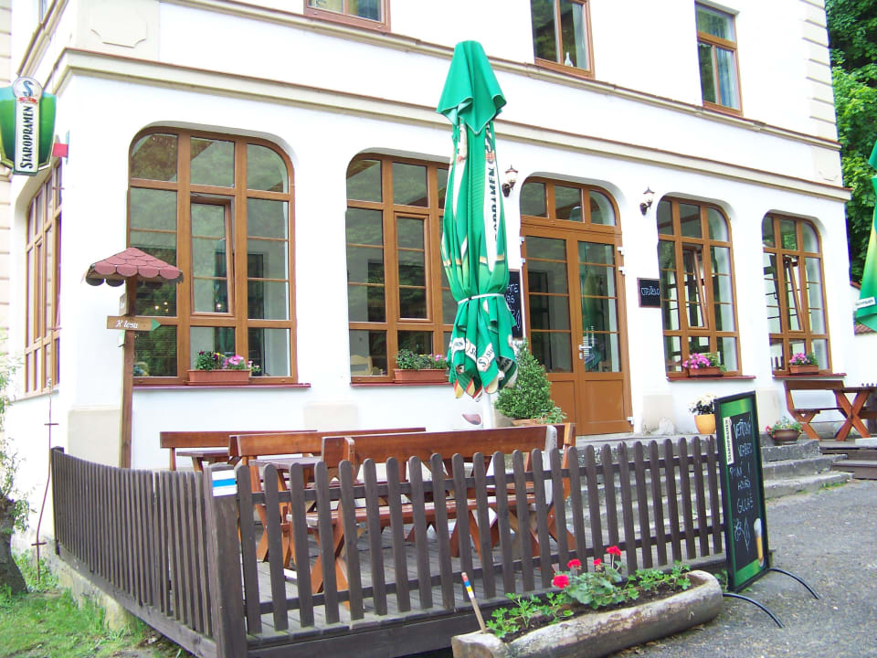 Mitten in der Natur gelegen, mit vielen Wanderwegen Hotel pod Šikmou Věží