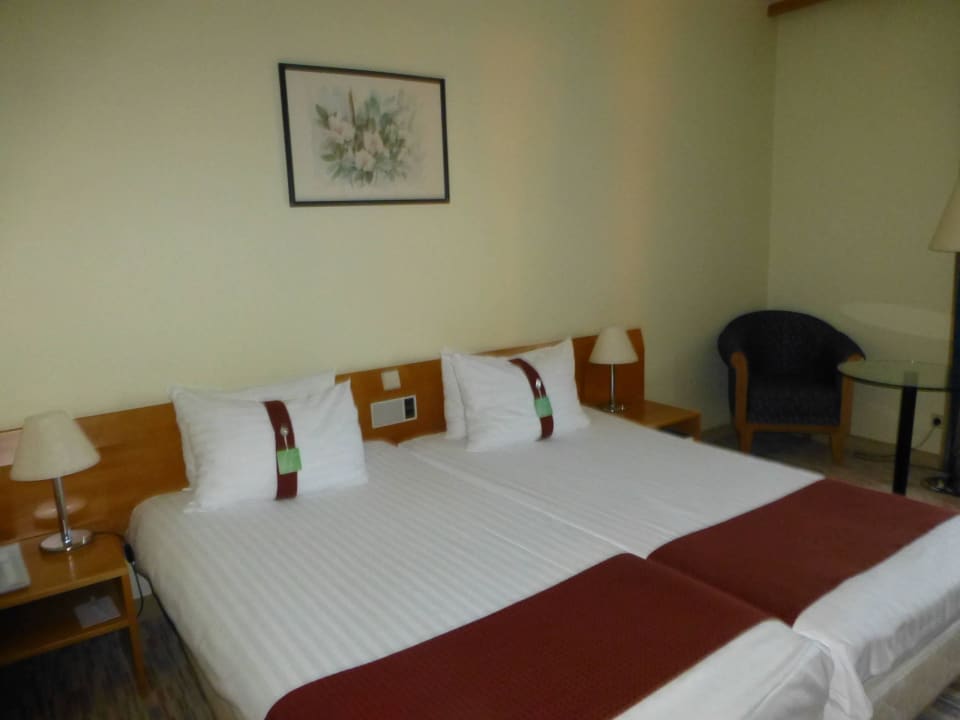 Betten sauber und liebevoll Holiday Inn Budapest-Budaörs