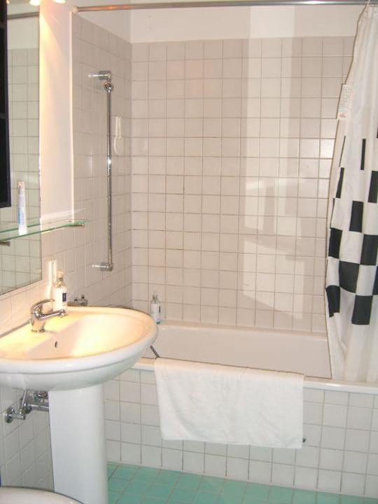 Zweckmäßiges Badezimmer Apartment Hotel Konstanz