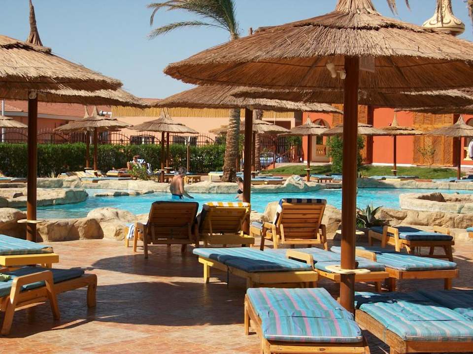 Alle fünf Pools sehr sauber  Pickalbatros Alf Leila Wa Leila Resort - Neverland Hurghada