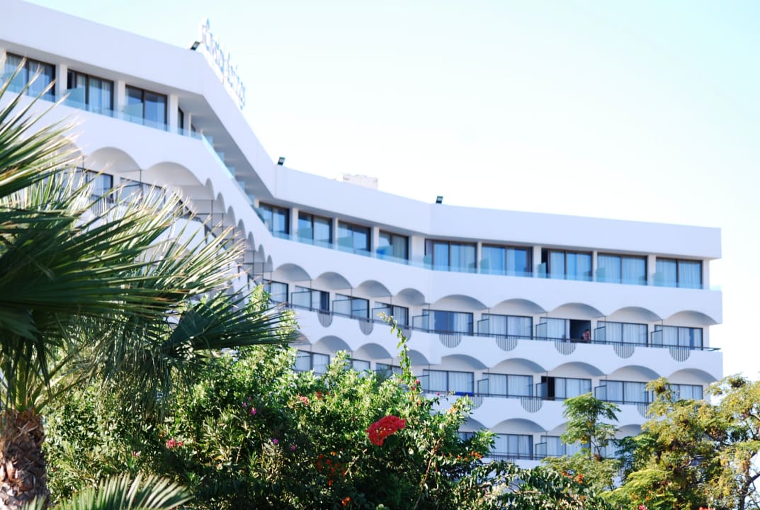 Außenansicht Crystal Springs Beach Hotel