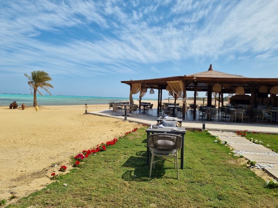 Strand True Beach Resort