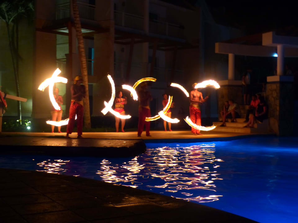 Am Pool ein Theatherstück Wyndham Alltra Samana
