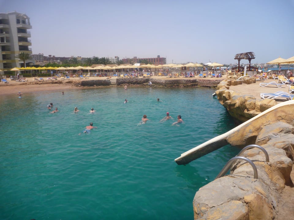 Rutsche in die Lagune SUNRISE Holidays Resort (Adults Only)