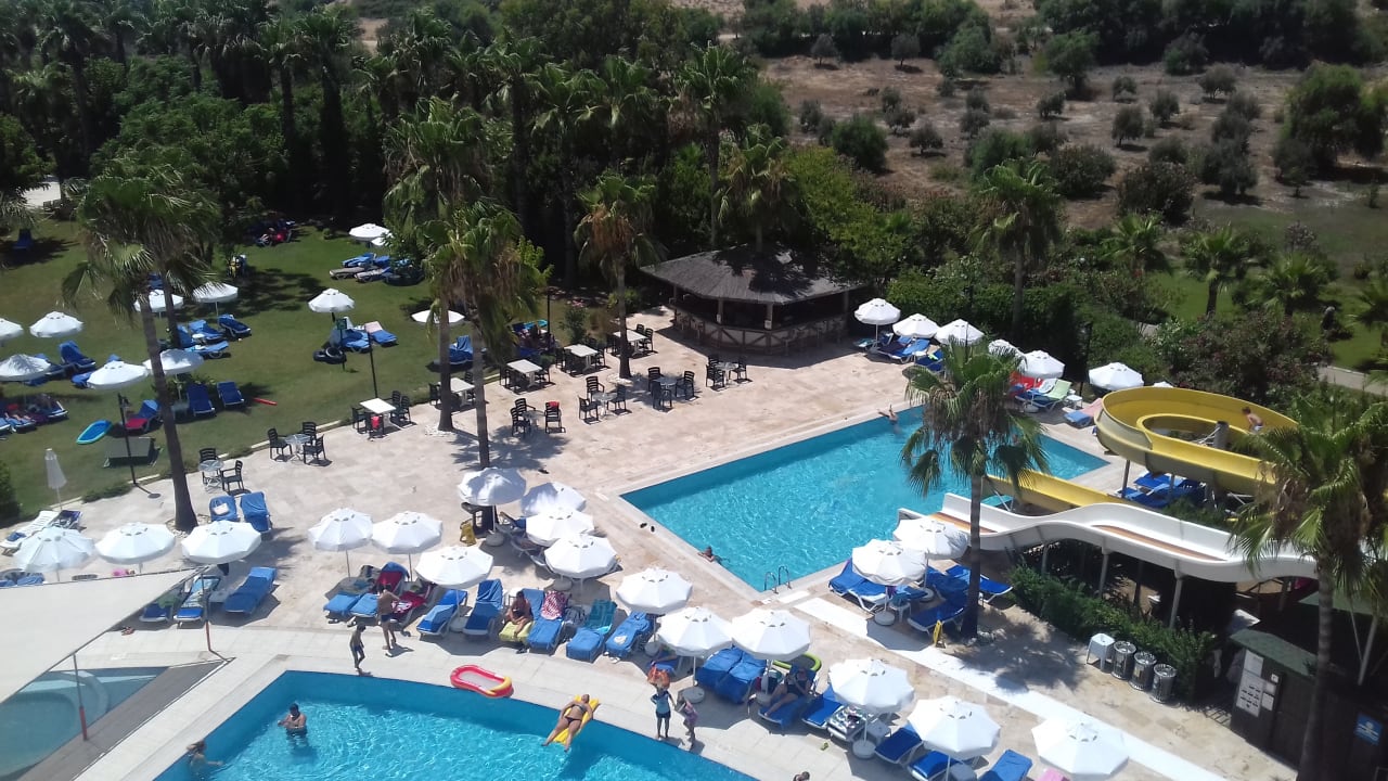 Pool Royal Atlantis Beach Hotel