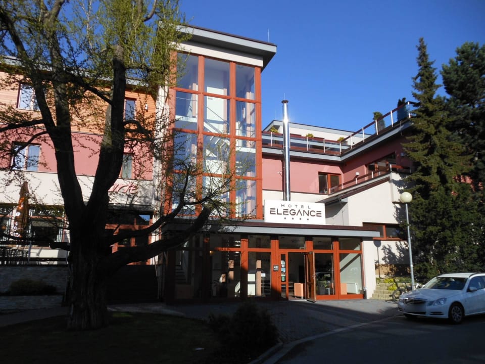 Außenansicht Hotel Elegance
