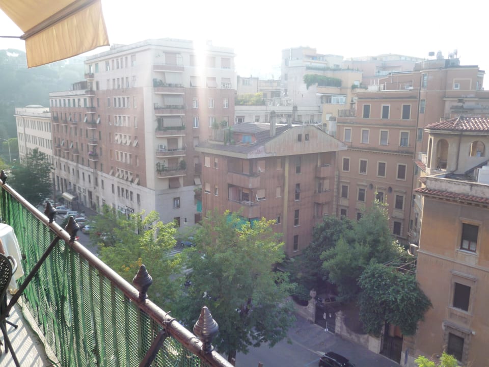 Ausblick vom Frühstücksraum auf Rom Best Western Hotel Astrid