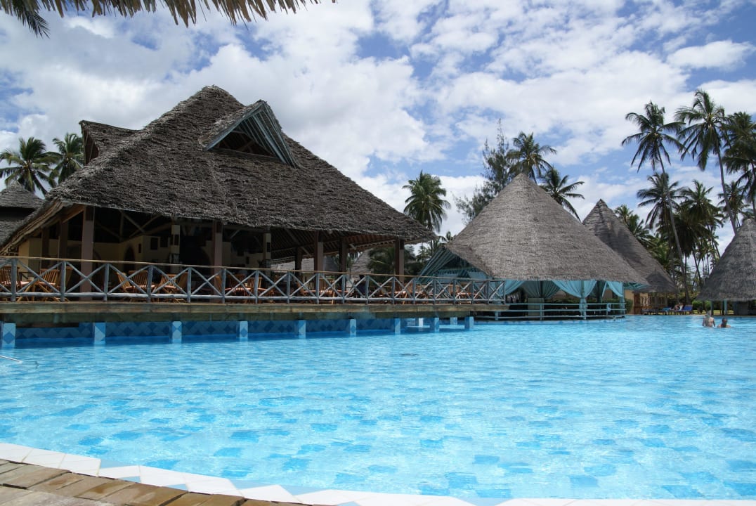 Hauptpool Neptune Pwani Beach Resort & Spa