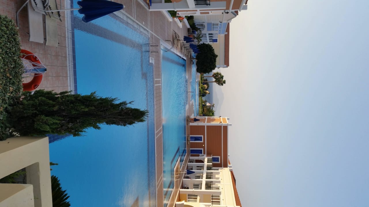 Pool Porto Bello Royal