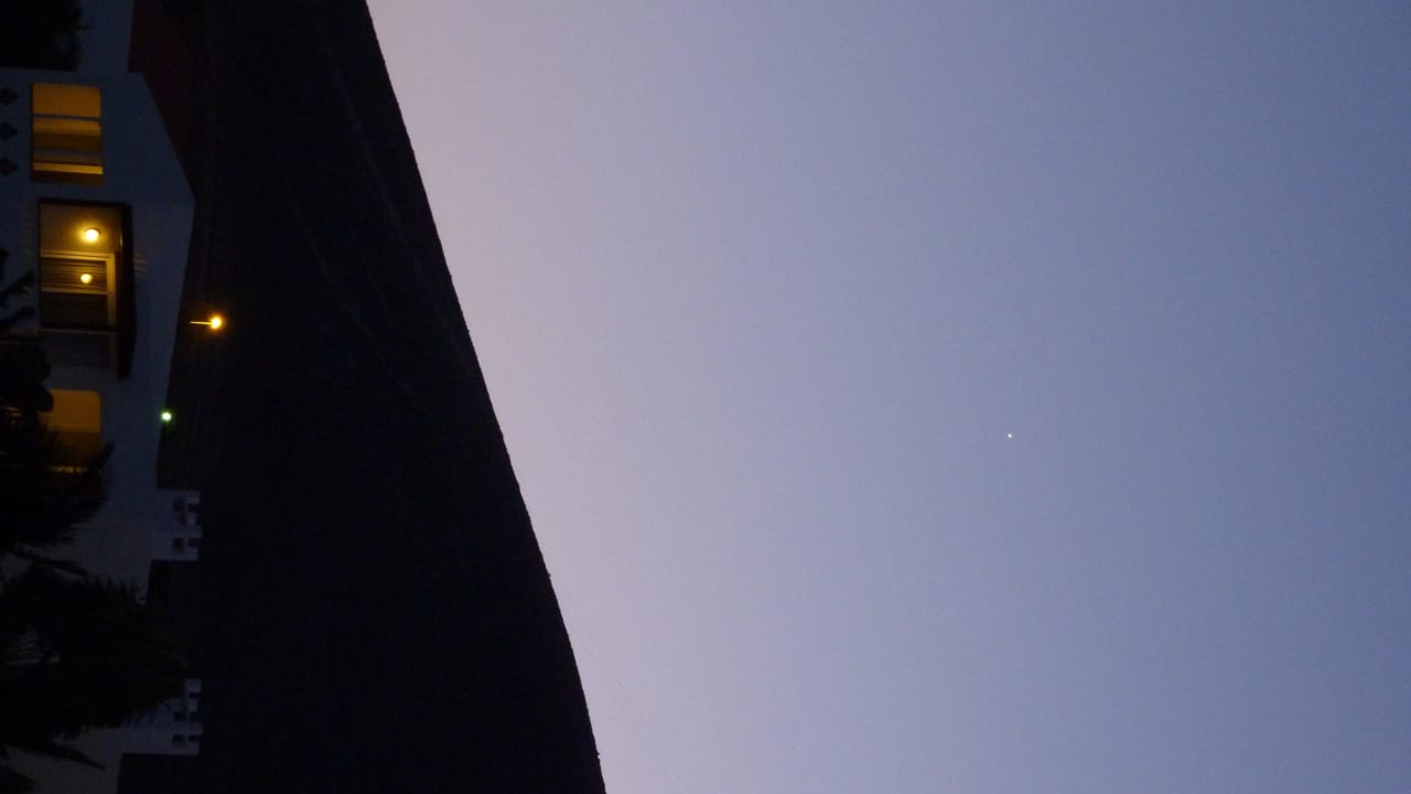 Die Venus leuchtet über dem Berg Fuerteventura Princess