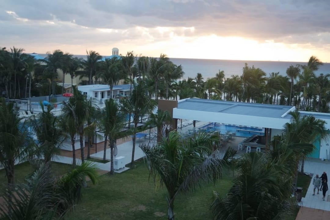 Pool/Strandblick Hotel Riu Playacar