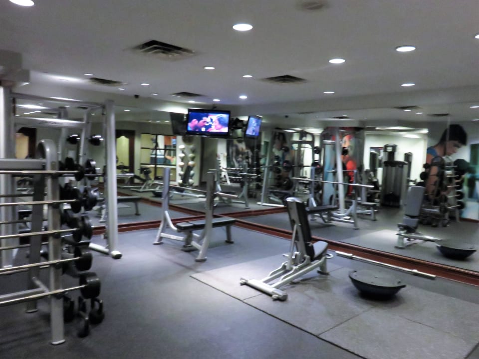 Fitnessraum New World Makati Hotel