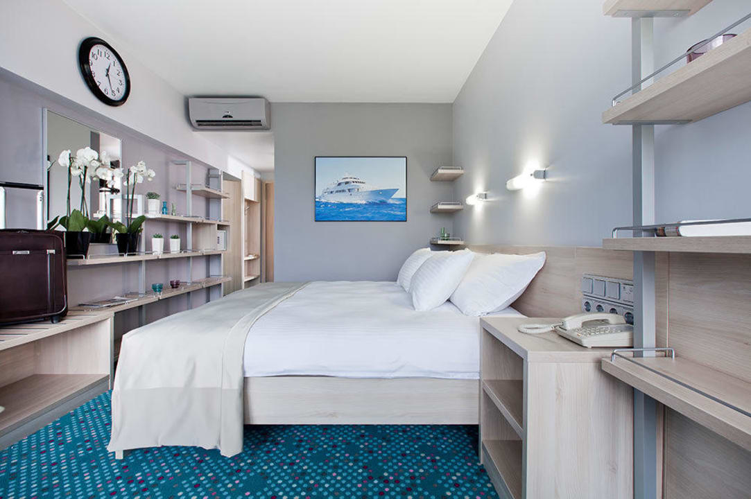 Стандарт Улучшенный Yalta Intourist Hotel